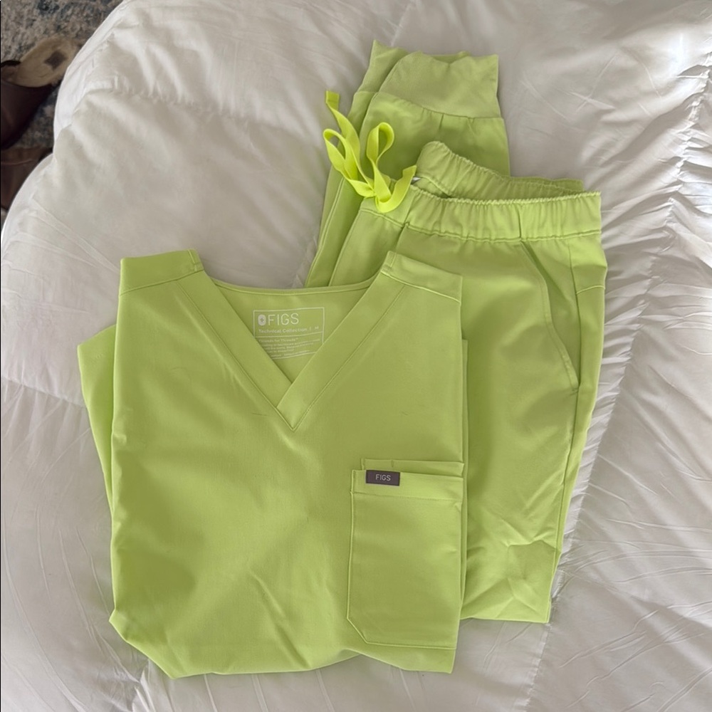 Men’s Figs Bright Green Scrub Set